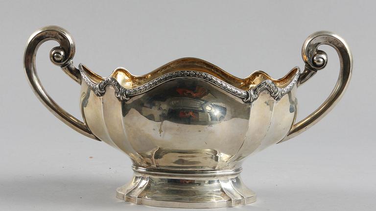 JARDINIERE, silver, Axel Larsson, Helsingborg, 1919, vikt 454 gram.