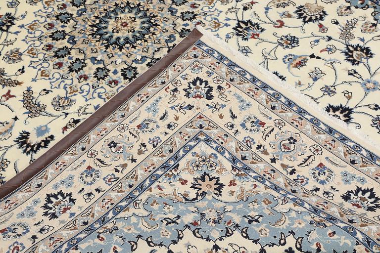 Carpet, Nain, part silk, 292 x 177 cm.