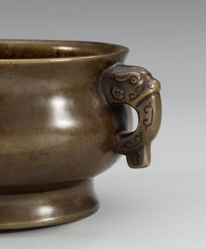 RÖKELSEKAR, brons. Qing dynastin, 1700-tal med Xuandes sex karaktärers märke.