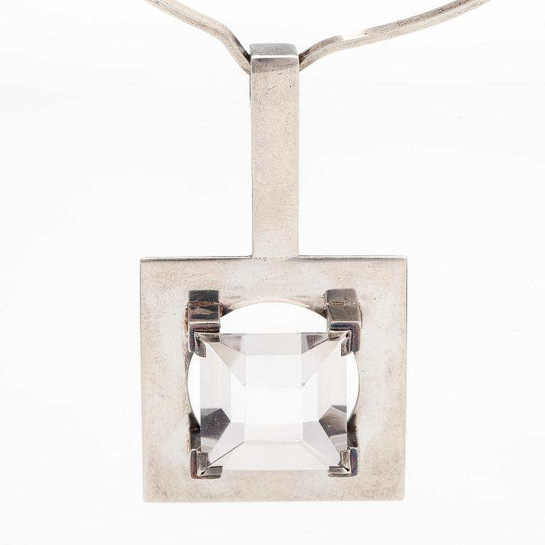 Mirjam Salminen, halssmycke, syntetisk spinell, silver.