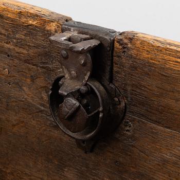 A box, 18th/19th century.