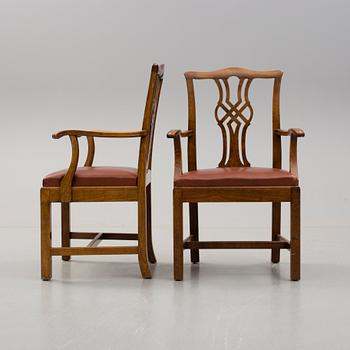 KARMSTOLAR, ett par, engelsk stil. 1900-talets mitt.