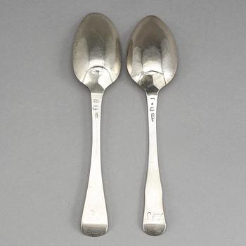 MATSKEDAR, 2 st snarlika, Lucas van der Hagen, Stockholm 1742 och 1743. 92 gram.