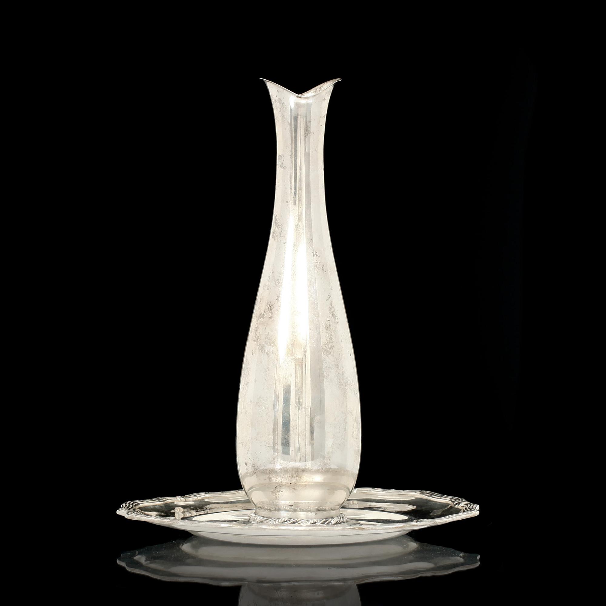 VAS och FAT, silver, MGAB, Uppsala 1952 resp B Erlandsson, Kristianstad 1909.