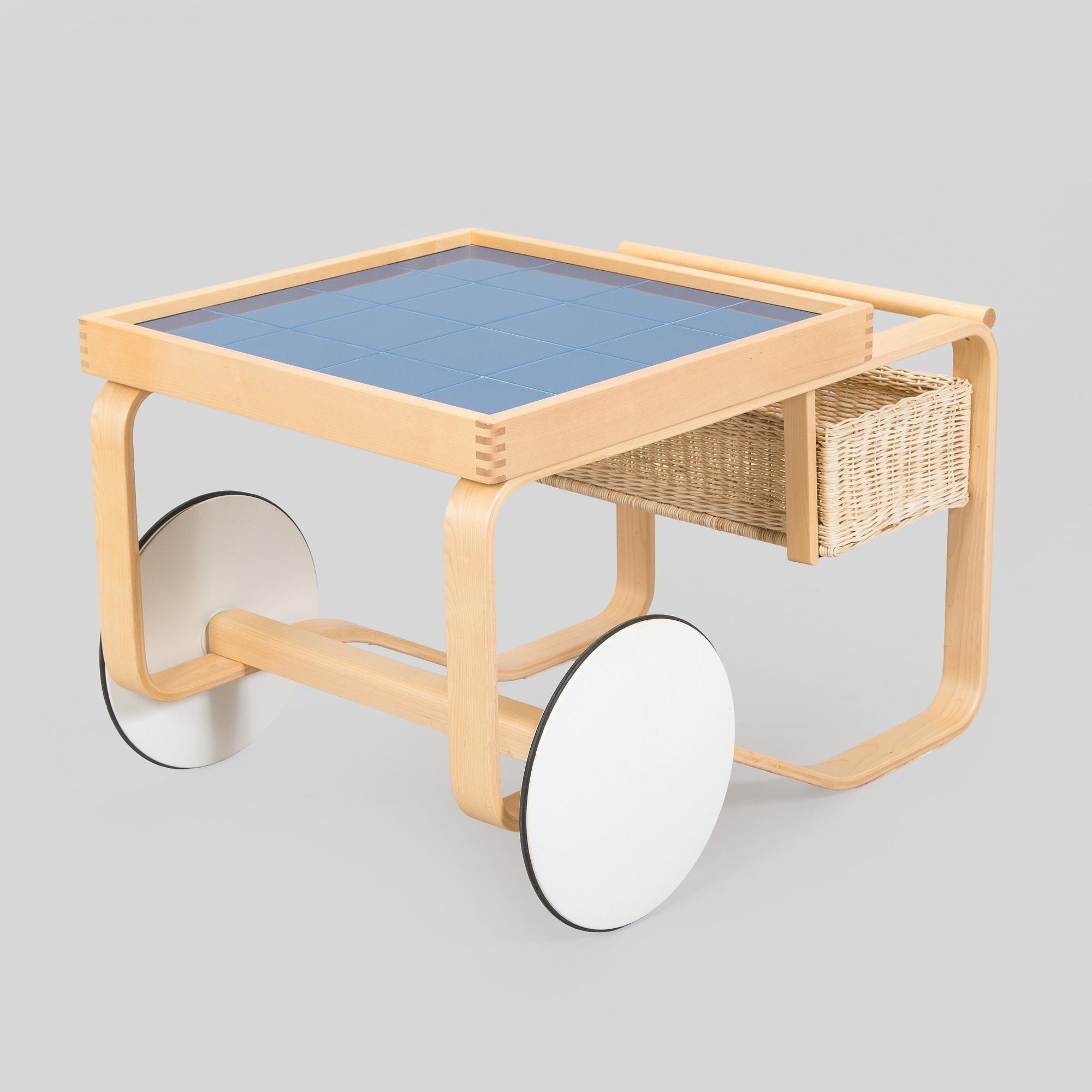 Alvar Aalto, tarjoiluvaunu, Artek, 2006.