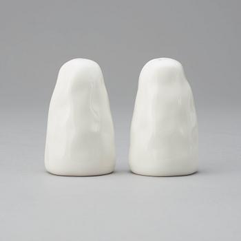 David Shrigley, Cocaine/Heroin Shakers.