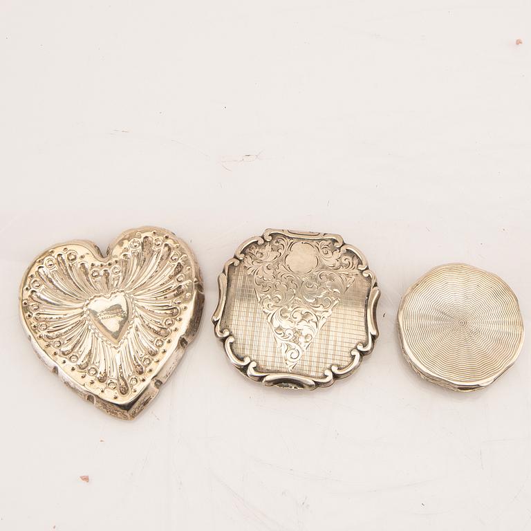 Dosor samt dekordelar 7 dlr silver 18/1900-tal.