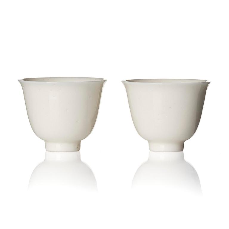 A pair of blanc de chine cups, Qing dynasty, Kangxi (1662-1722).