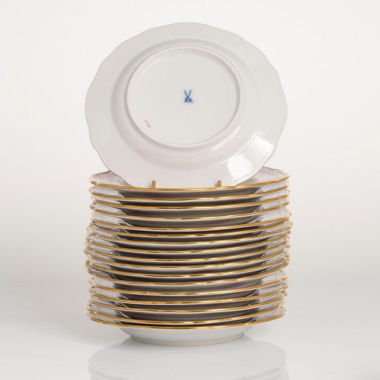 MAT- OCH KAFFESERVIS, 77 delar, porslin, Meissen, "Indische malerei", 1900-talets andra hälft.