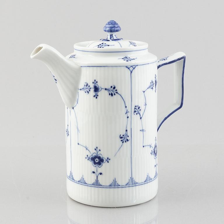 A 'Blue Fluted Plain' / 'Musselmalet rifflet' coffee pot, Royal Copenhagen, model 372, 1898-1923.