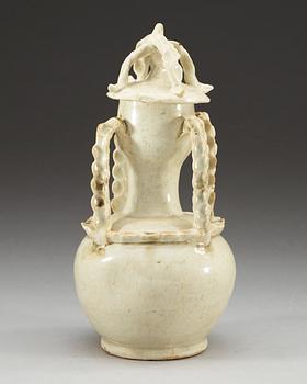 VAS med LOCK, keramik. Yuan dynastin (1271-1368).