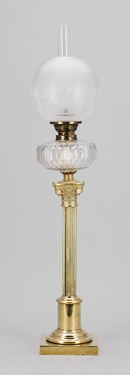 FOTOGENLAMPA, mässing samt glas, sekelskiftet 1900.