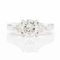 Ring in 18K white gold set with brilliant-cut diamonds. Accompanied by IGI report.