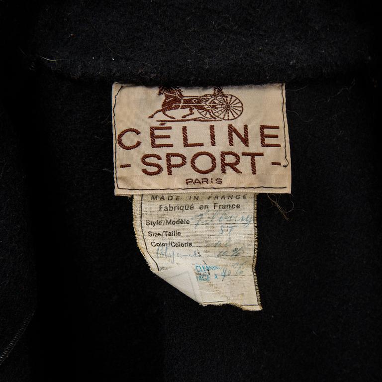 Céline, cape.