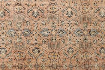 An Ushak carpet, c. 288 x 206 cm.