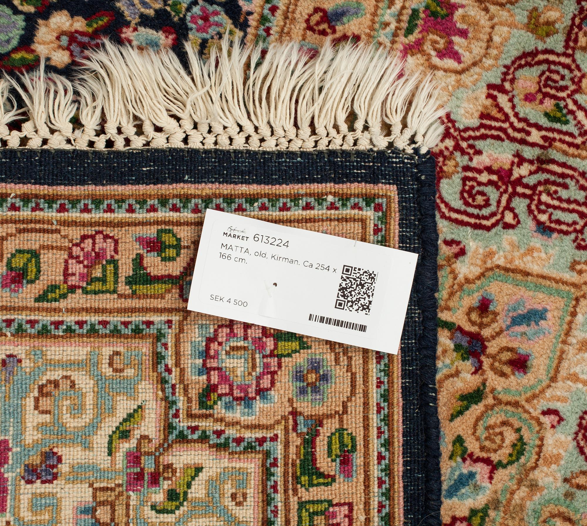 MATTA, old, Kirman. Ca 254 x 166 cm.