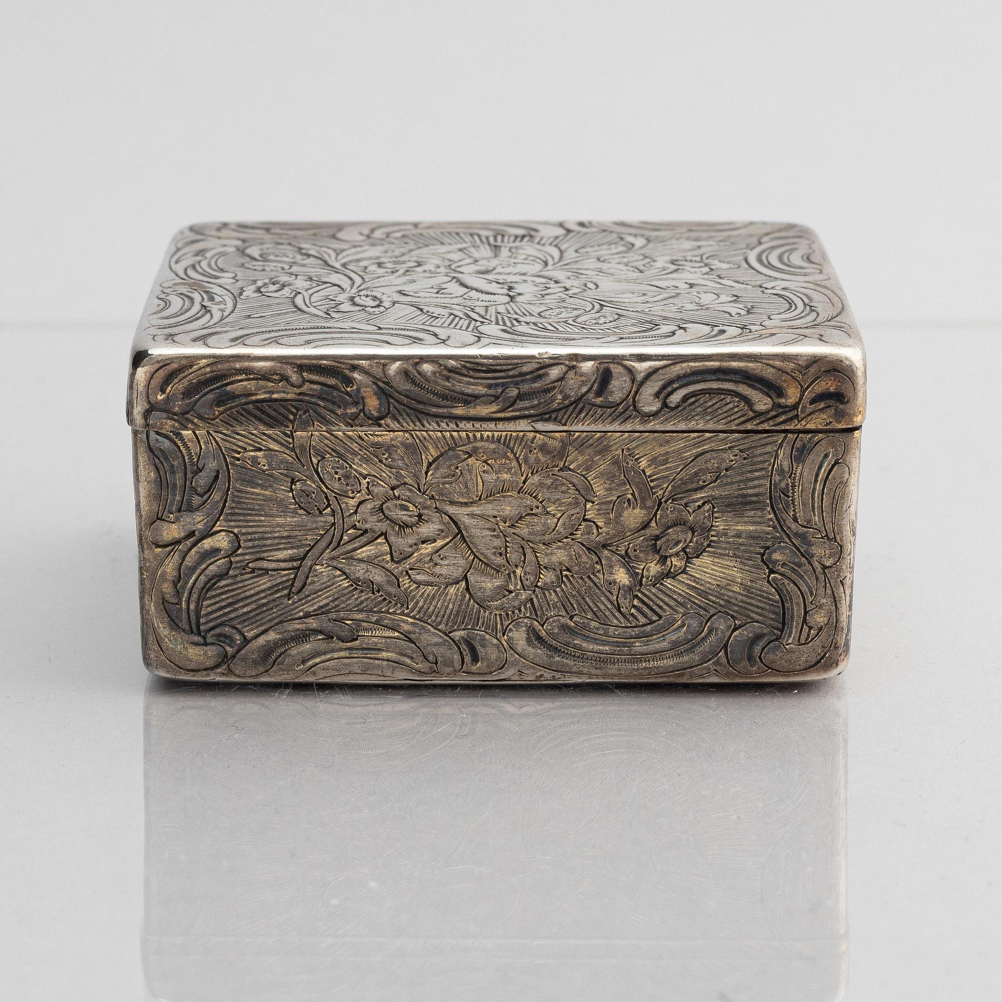 Arvid Floberg, dosa, delvis förgyllt silver, Stockholm 1768. Rokoko.