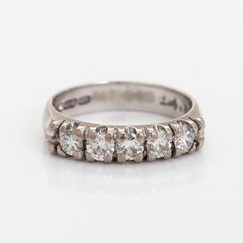 Ring, brilliant cut diamonds, 14K white gold. Korutyö Koski, Turku 2009.