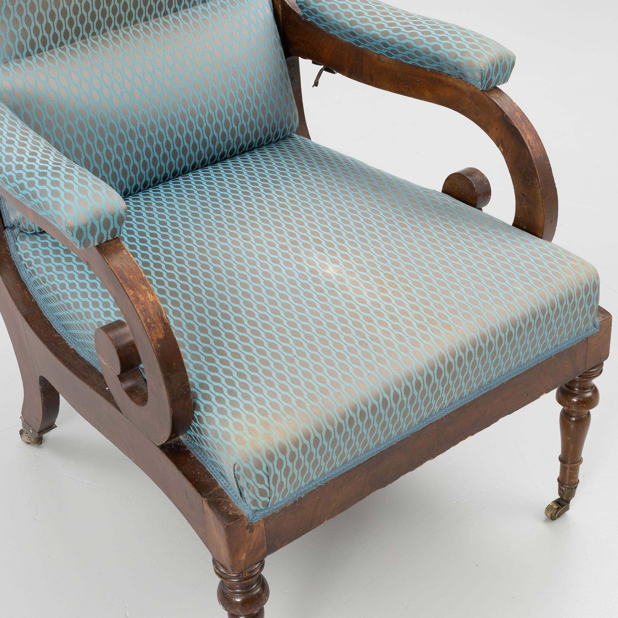 A folding lounge chair, England, 19th century.