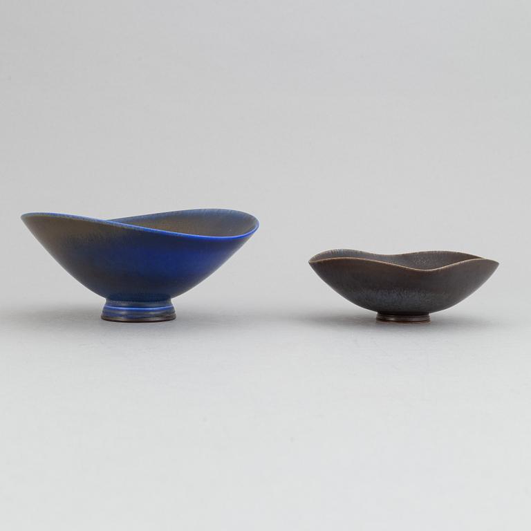Berndt Friberg, a set of two stoneware bowls, Gustavsbergs studio 1952 and 1962.