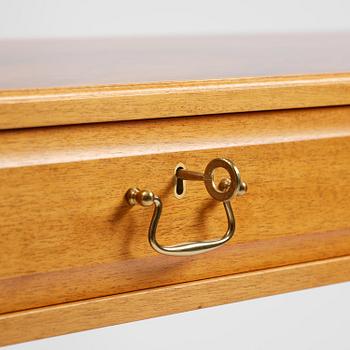 Josef Frank, sideboard, modell B 821, Firma Svenskt Tenn, efter 1985.