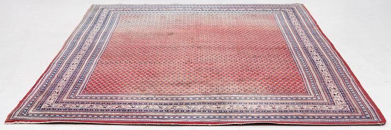 A Mahal carpet a. 324 x 239 cm.