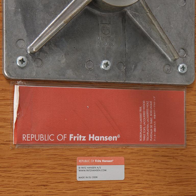 Arne Jacobsen, bord, "A622", Fritz Hansen, Danmark, 2008.