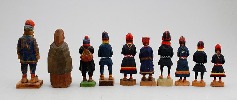 FIGURER, 10 st, snidat trä, 1900-tal, flertalet sign.