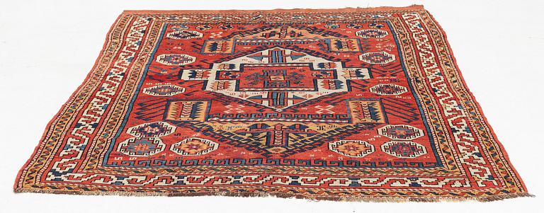 An antique Bergama carpet, west Anatolia, ca 220 x 180 cm.