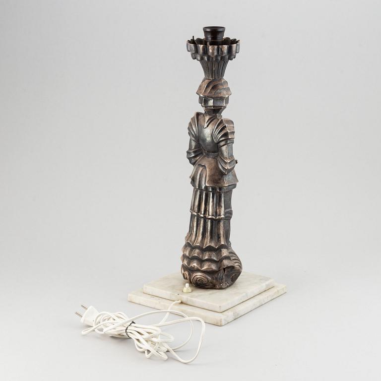 Wilhelmina "Tiddit" Wendt, table lamp with sculpture. An Atelier Torndahl white metal table lamp, Sweden.