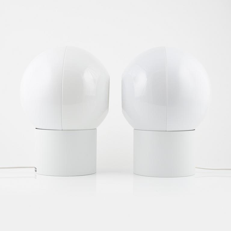 Uno & Östen Kristiansson, a pair of white plastic 'Luno' model 1241 table lights, Luxus, Vittsjö.