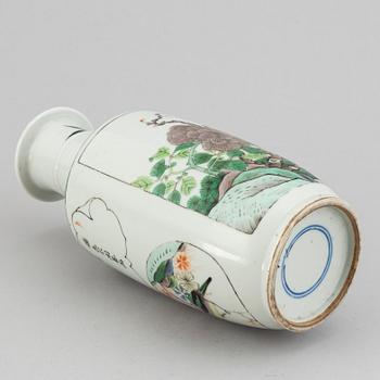 A famille verte Kangxi style vase, early 20th century.