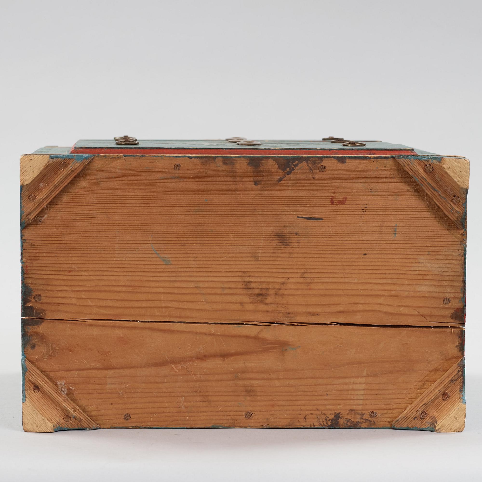 MINIATYRBYRÅ, allmoge, Hälsingland, Märkt MAD 1830.