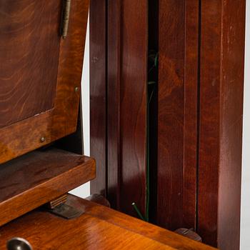 A first half of the 20th century studio camera.