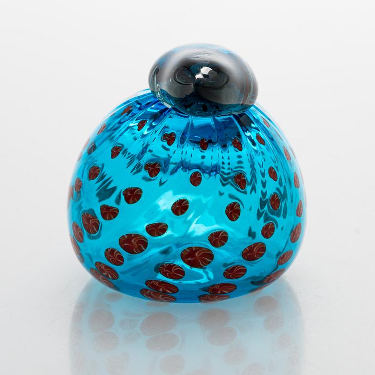 Oiva Toikka, an annual glass bird signed O. Toikka Nuutajärvi 2011.