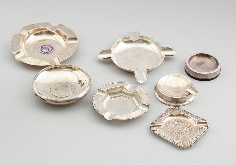 ASKFAT, 7 st, silver bla England och GAB Stockholm 1954. Total vikt exkl fyllda 389 g.