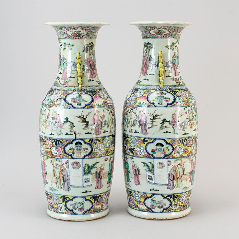 A large pair of famille rose vases, Qing dynasty, 19th century.