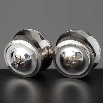 TOILETTEASKAR ett par, av Johan Gustaf Ahlgren (verksam i Stockholm 1771-99), gustavianska.