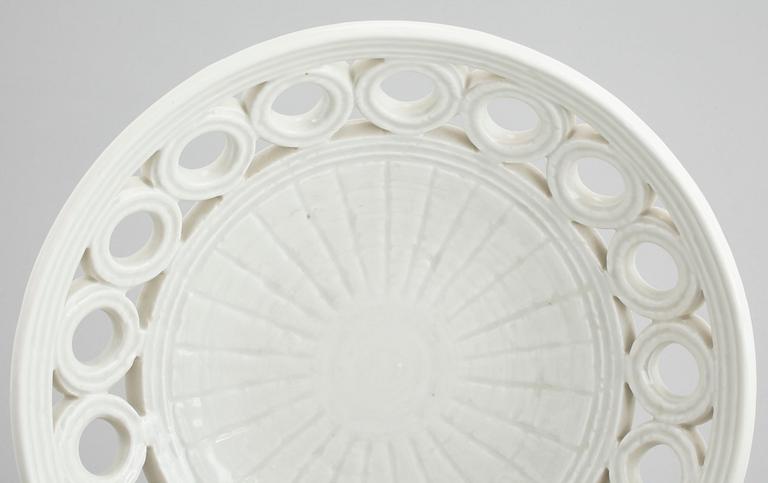 A pair of stoneware bowls, "Olympia", and a flower pot by Gunnar Nylund, Rörstrand, second half of the 20th century.