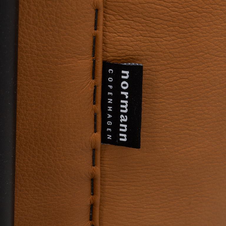 Simon Legald, fåtöljer, ett par, 'Era Lounge Chair Low', Normann Copenhagen. Modellen formgiven 2014.