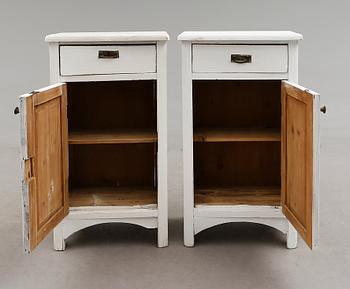 SÄNGBORD, 1 par, 1900-talets första hälft.