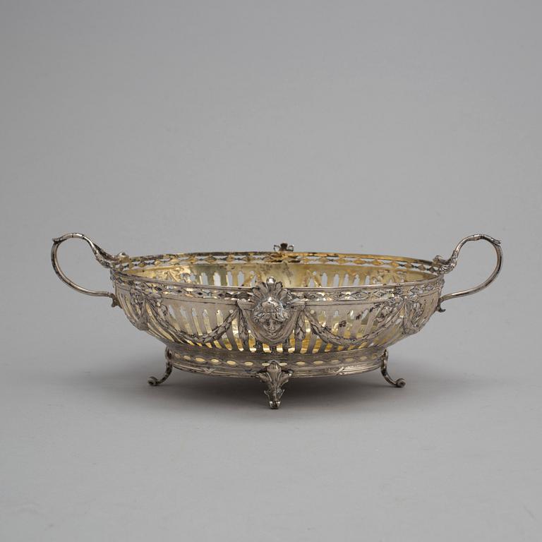 GALLERSKÅL, silver, omkring 1900.