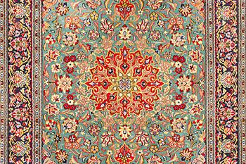 Matta. Kirman, ca 244 x 159 cm.