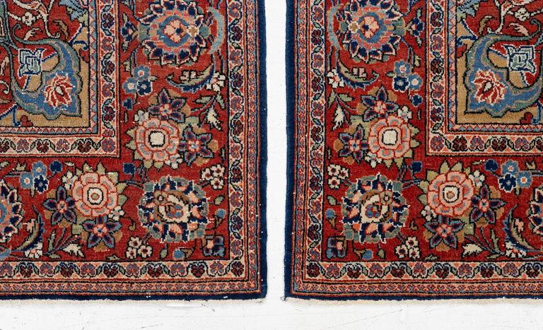 A pair of antique Keshan rugs, central persia, c. 205 x 137 cm.