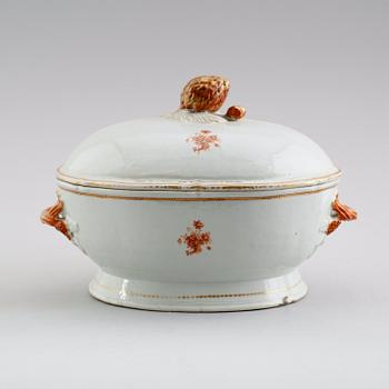 TERRIN, porslin, Kina, Qianlong 1736-1795.