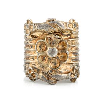 186. A presumably North European Renaissance silver-gilt 'fede' ring, 16th - 17th century.