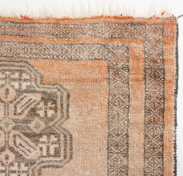 MATTOR, orientaliska, 2 st. 80 x 140, resp 180 x 135.