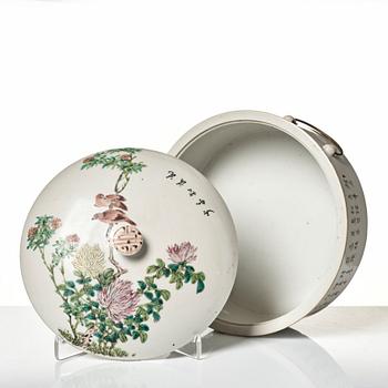 A famille rose tureen with cover, China, 20th Century, marked Lei Oui Quan.