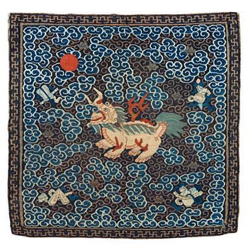 321. RANK BADGE, silk, a so called Buzi. 29 x 30 cm. China 19th century.