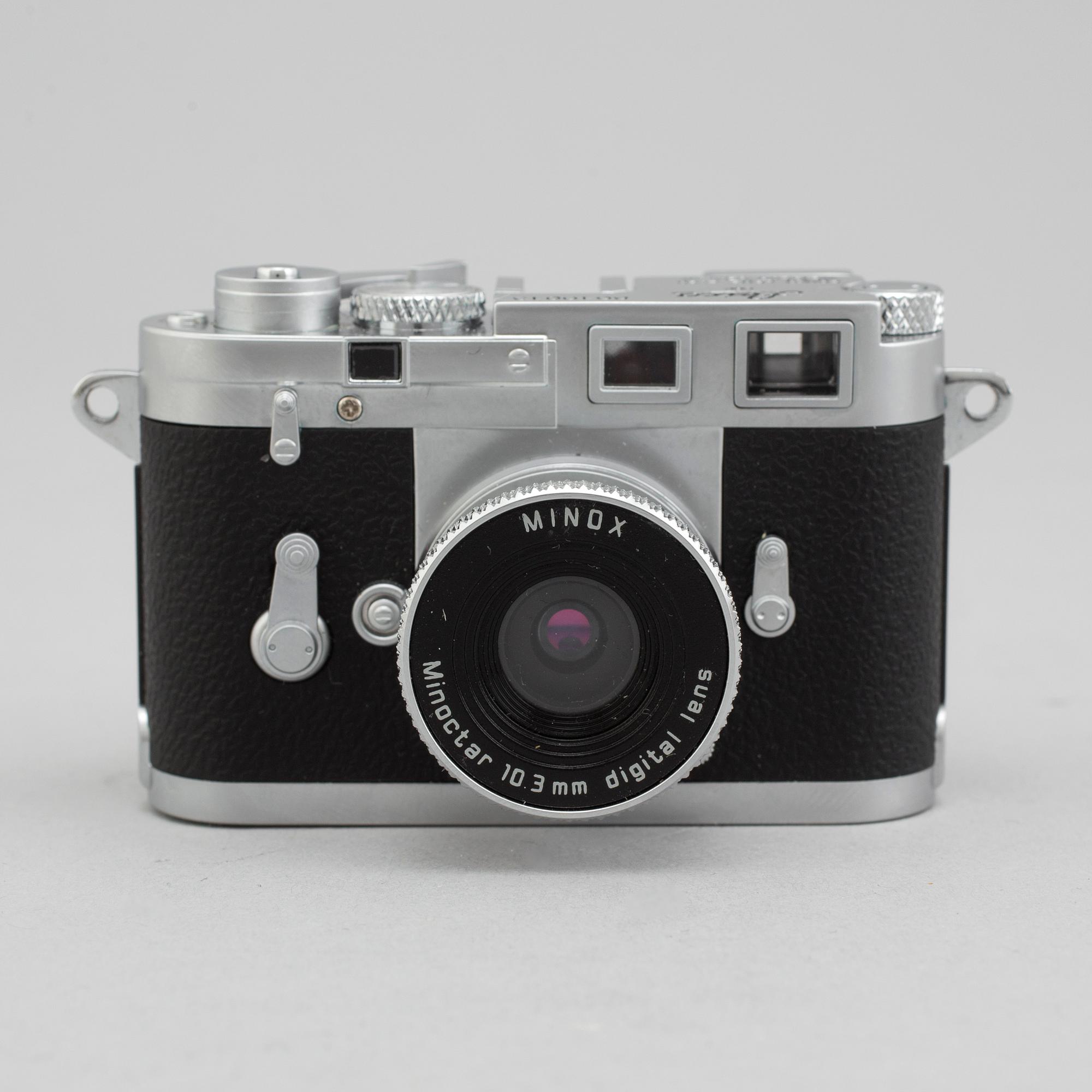 Digital Classic Camera Leica M3, Minox.